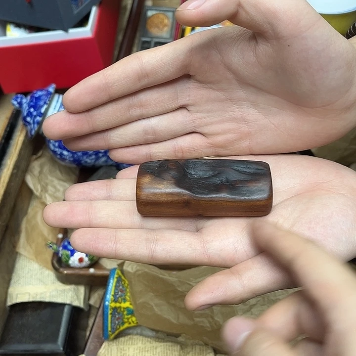 大叶紫檀（黑酸枝木类）