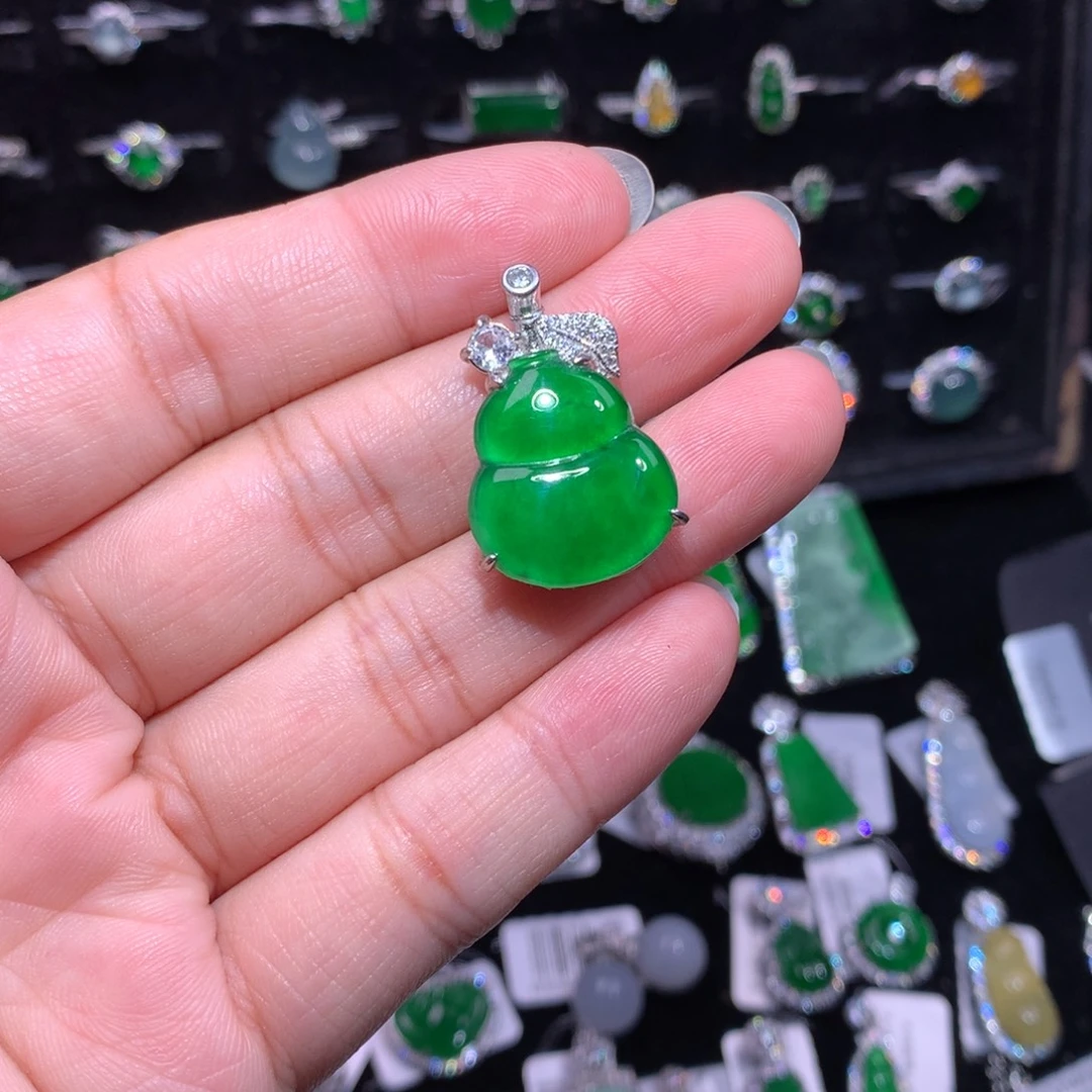 翡翠银S925镶嵌颈饰翡翠