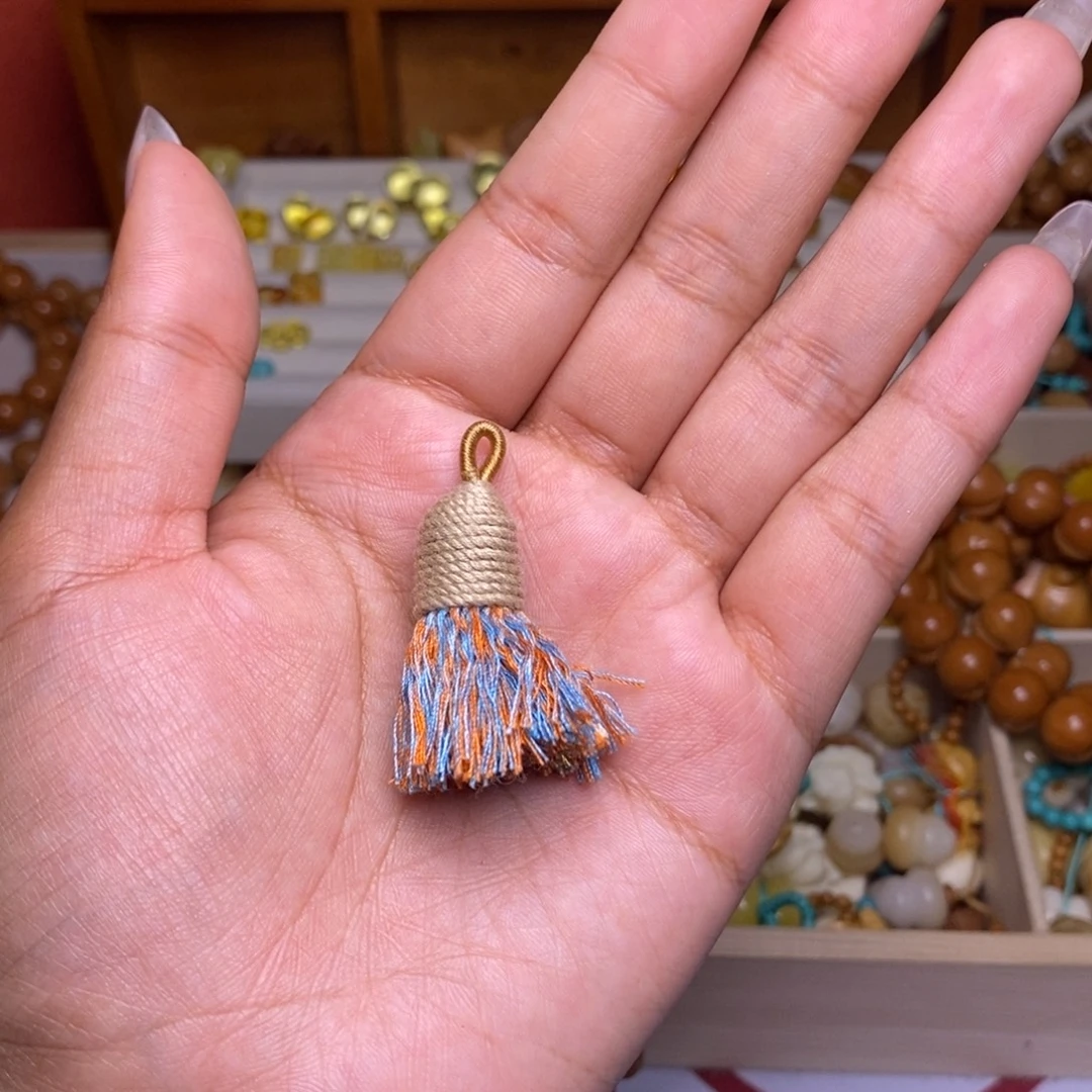 不****猴头核桃吊坠棕色短流苏