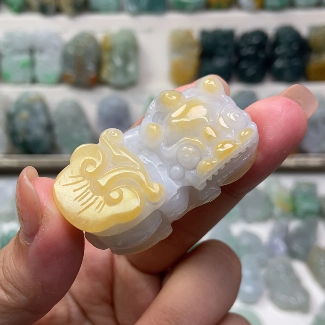 翡翠未镶嵌吊坠(赠链)