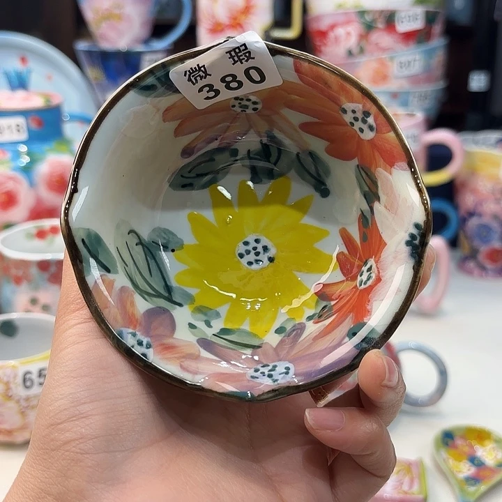 瓷片兔兔好漂亮de o o o w y