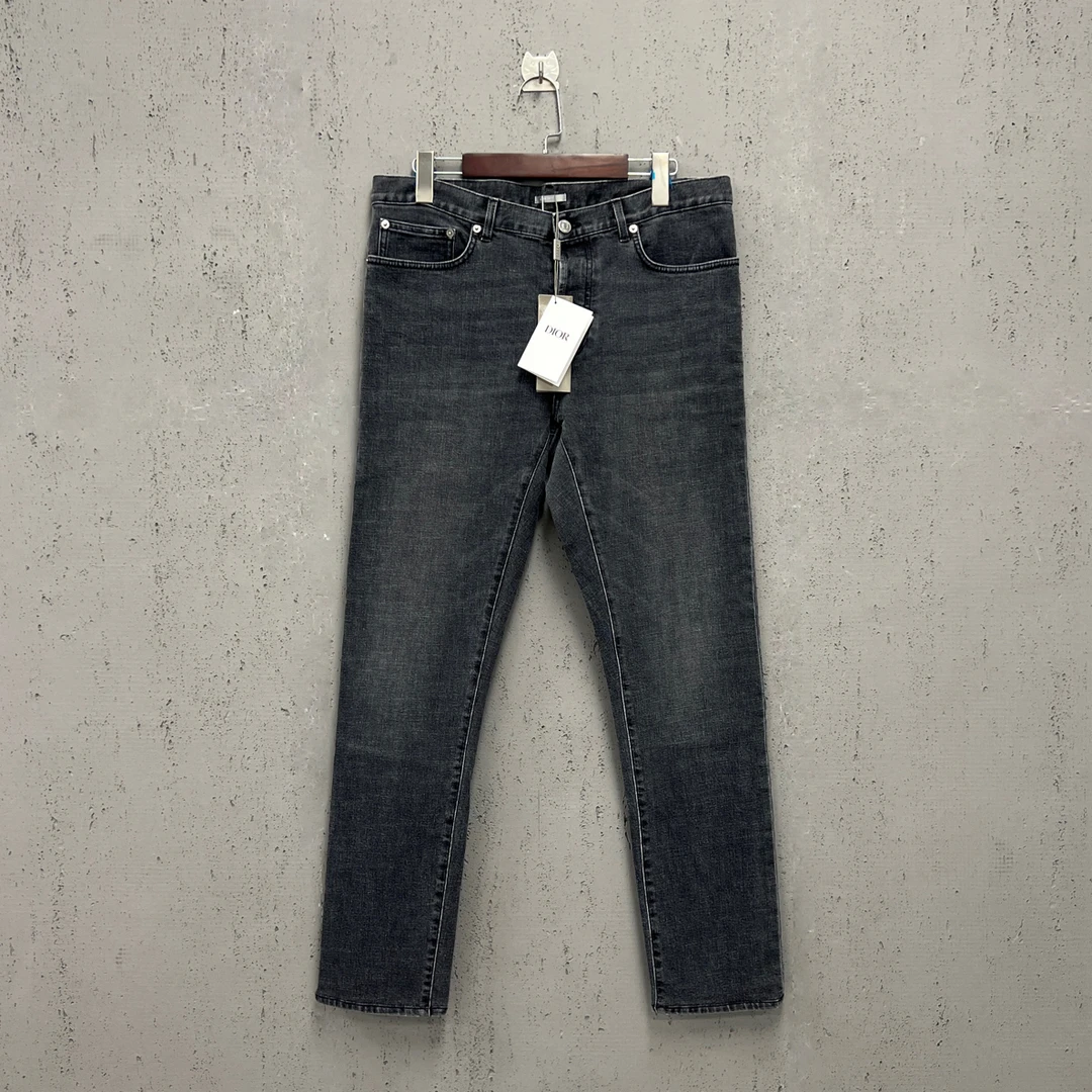 99新 MONCLER moncler蒙口新款水洗黑后背刺绣标牛仔裤48码