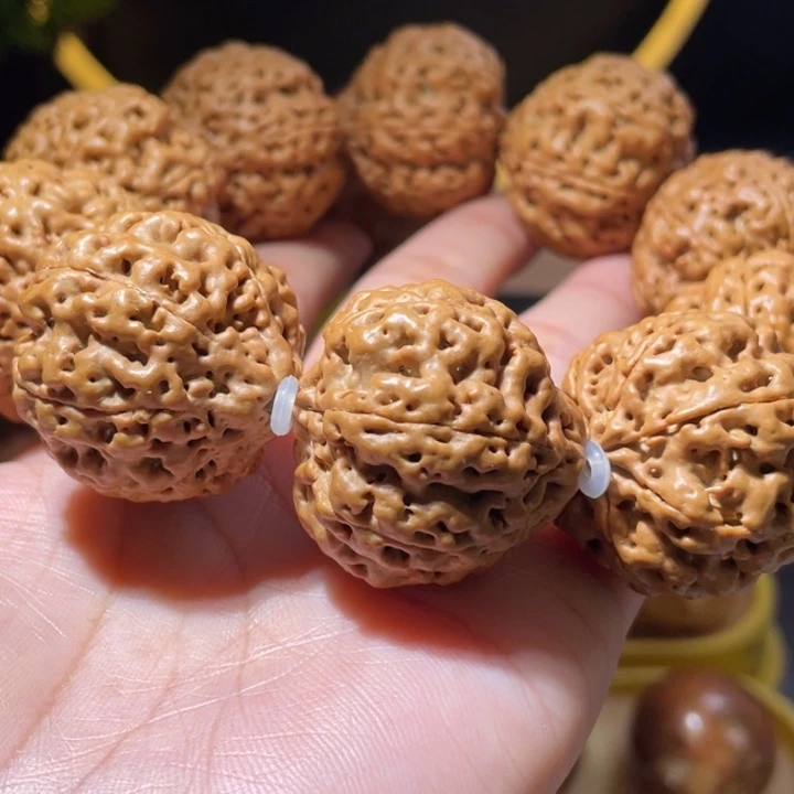桃核把件多瓣金刚菩提手持