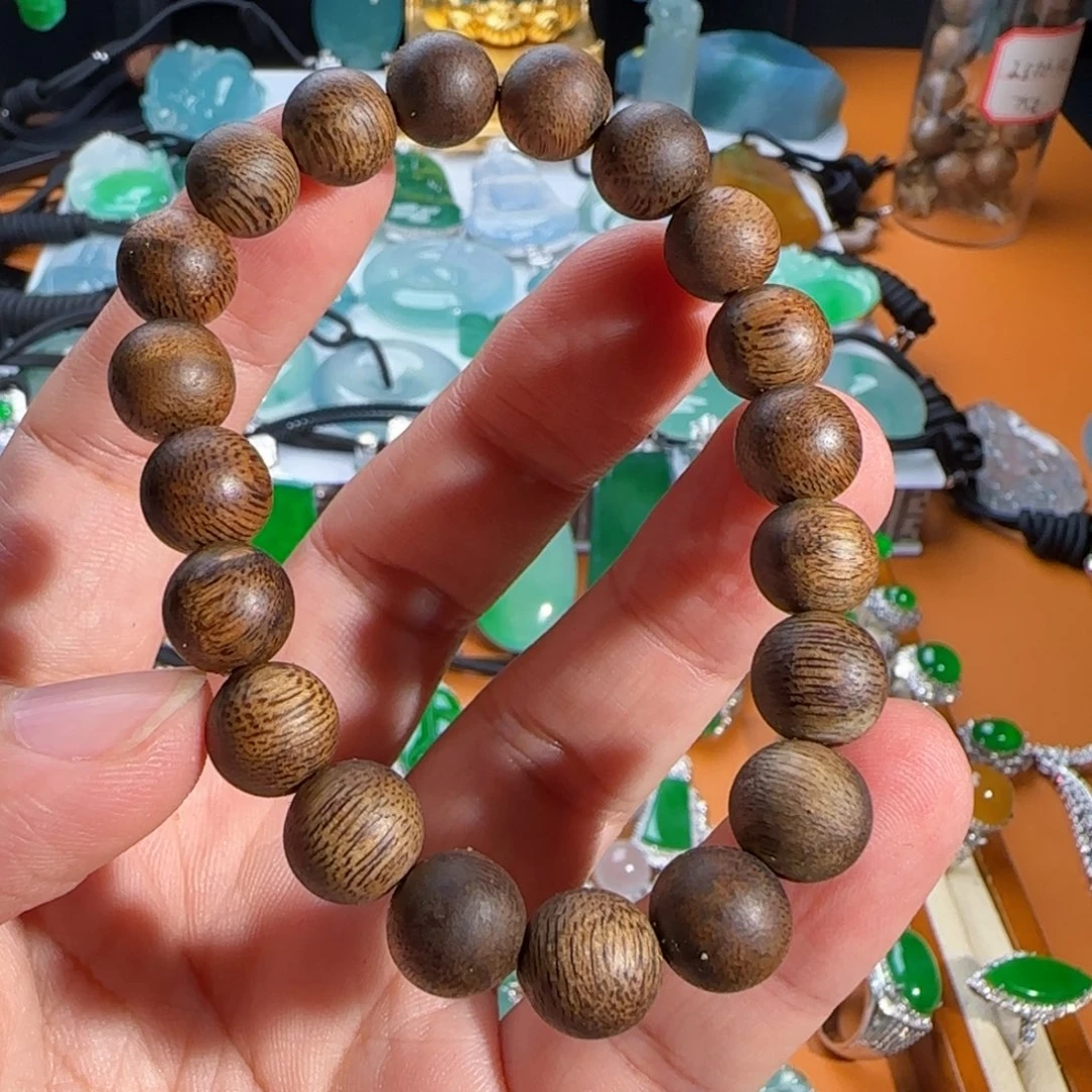 沉香手串95沉海南绿奇楠手串