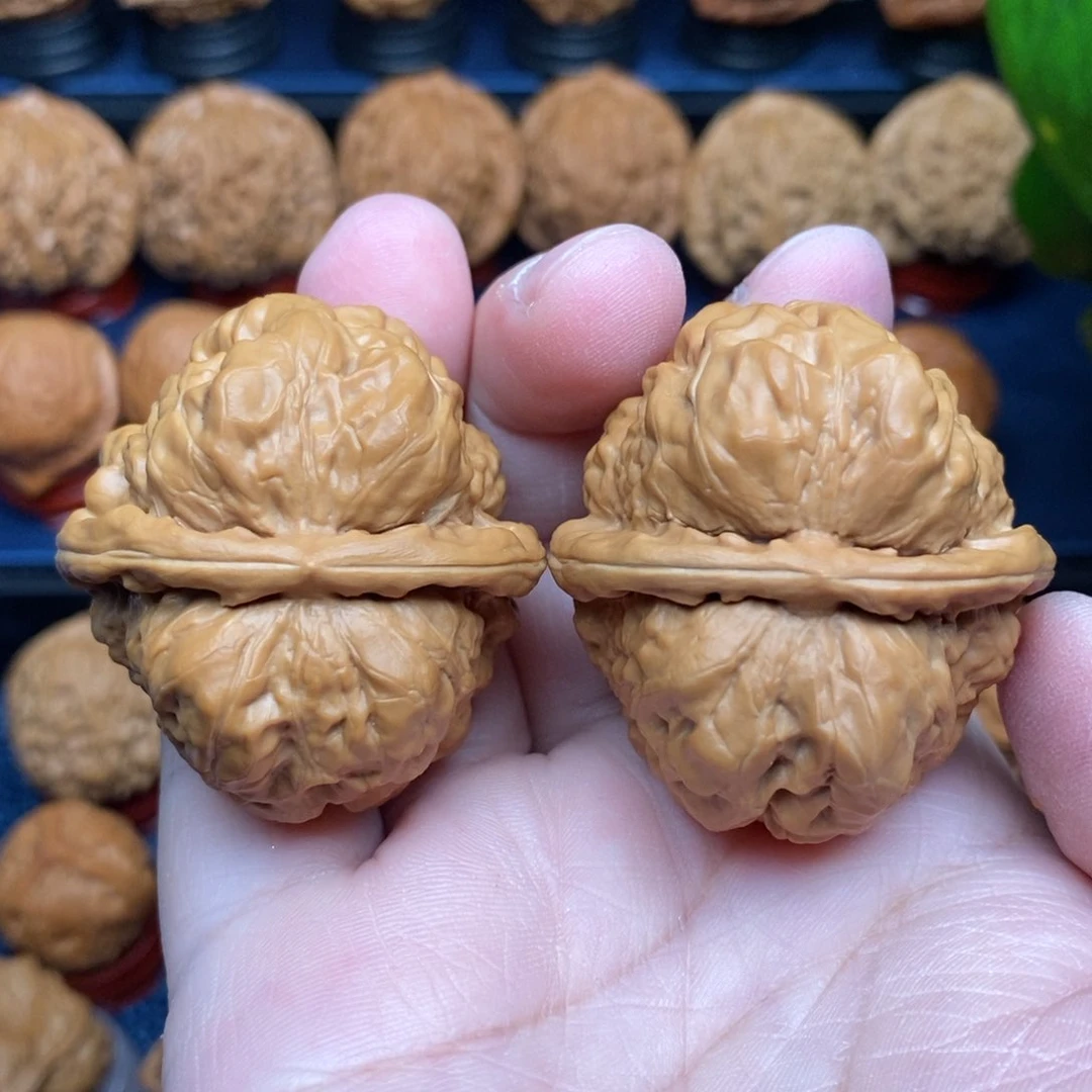 文玩核桃把件手捻蛤蟆头