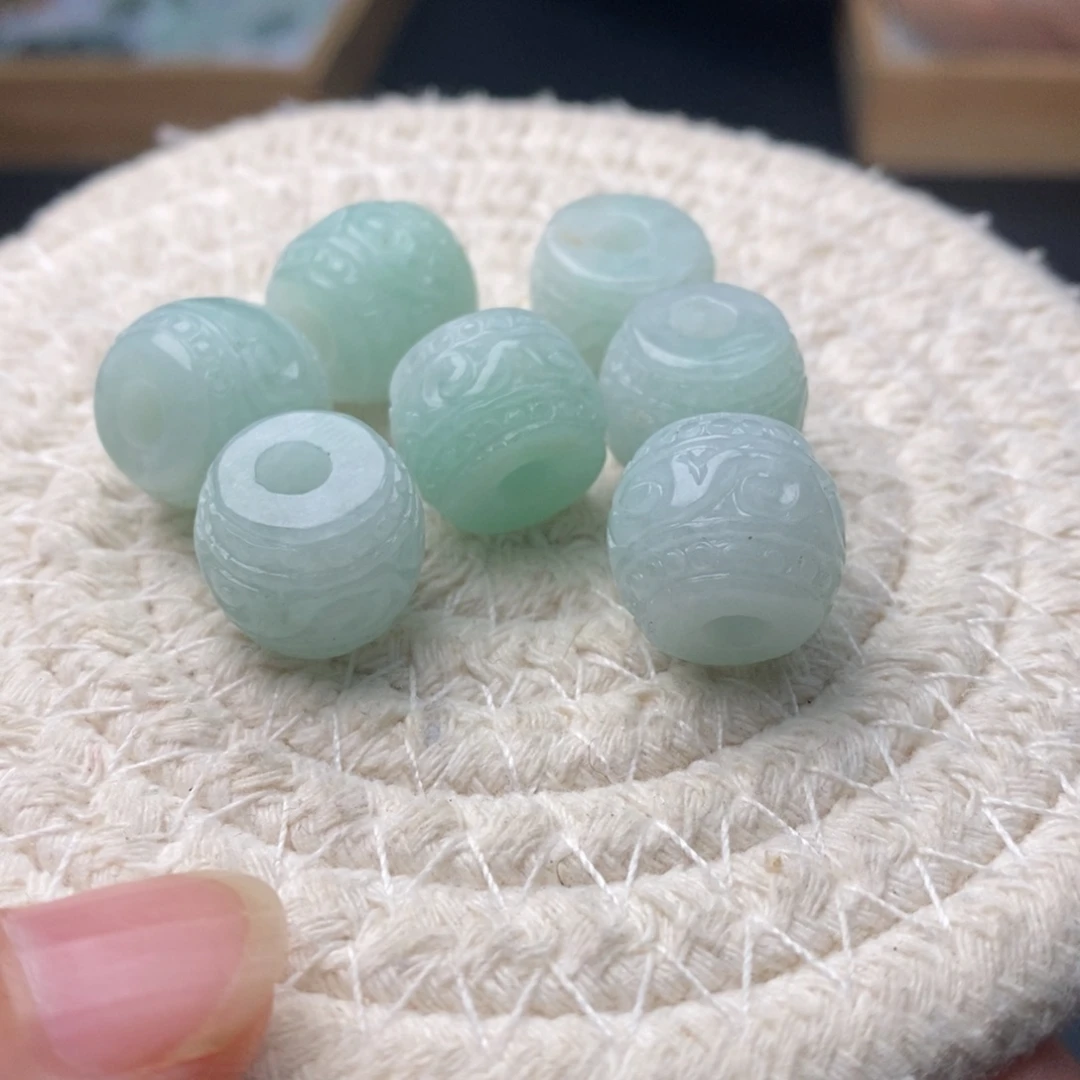 定制翡翠未镶嵌翡翠多样性发一