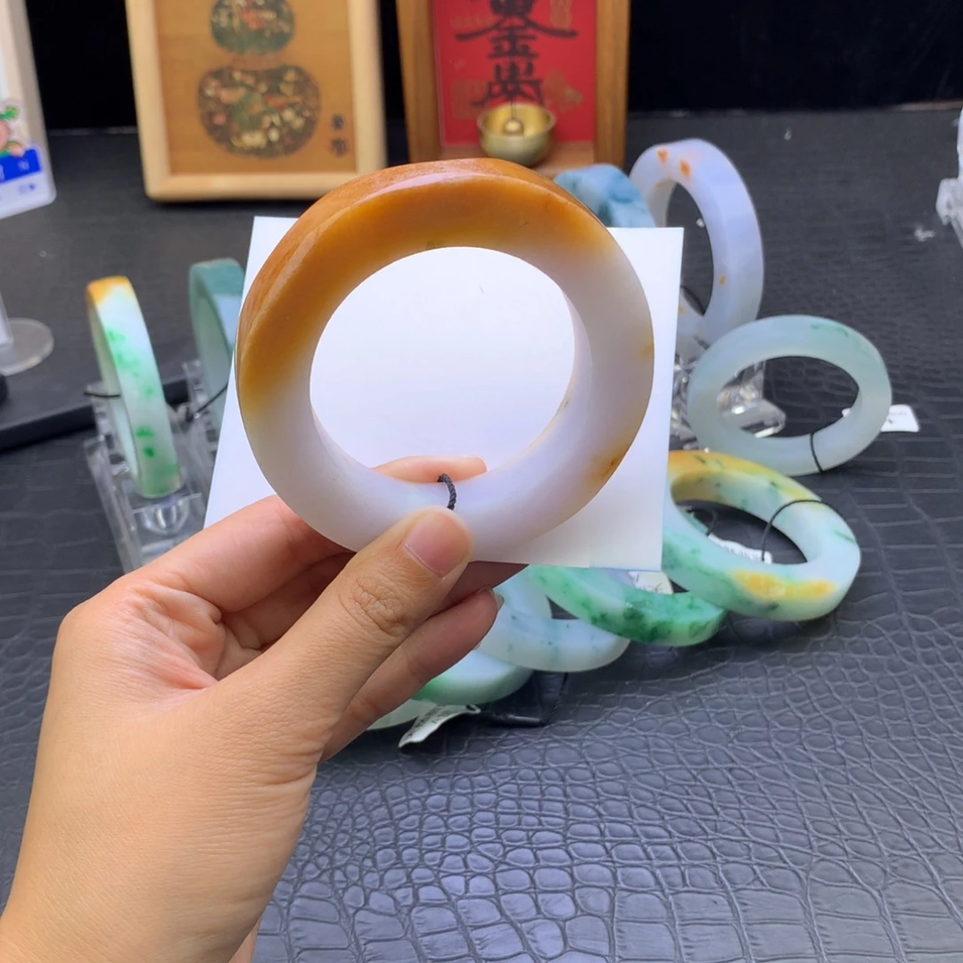 定制翡翠未镶嵌翡翠手镯