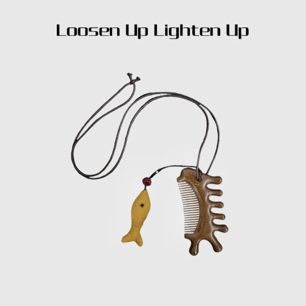 Loosen Up【神奇瘦脸梳】天然檀木多功能经络疏通配香云纱小鱼挂件