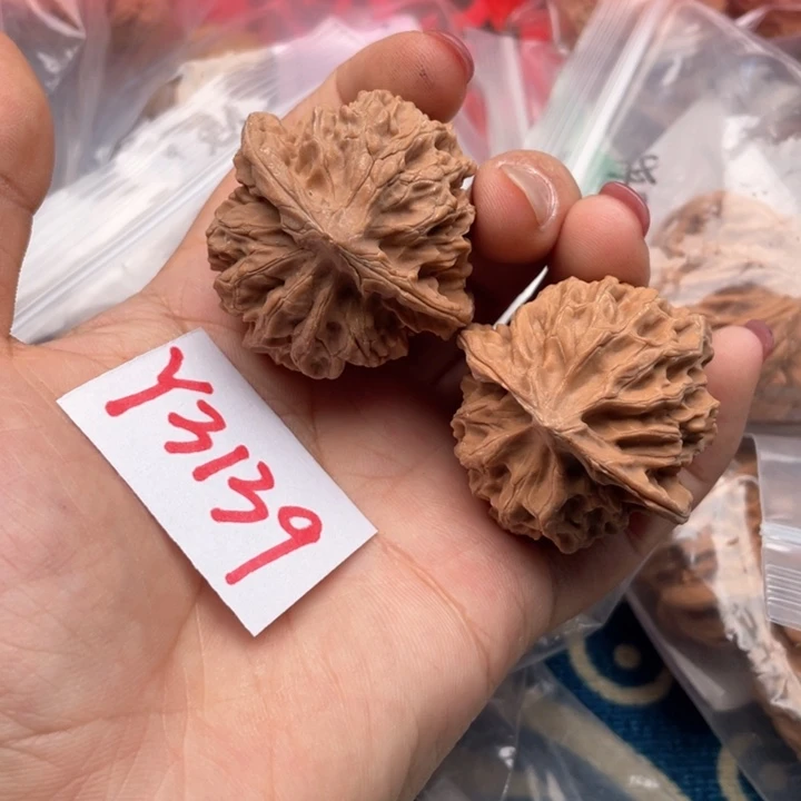 文玩核桃把件灯笼