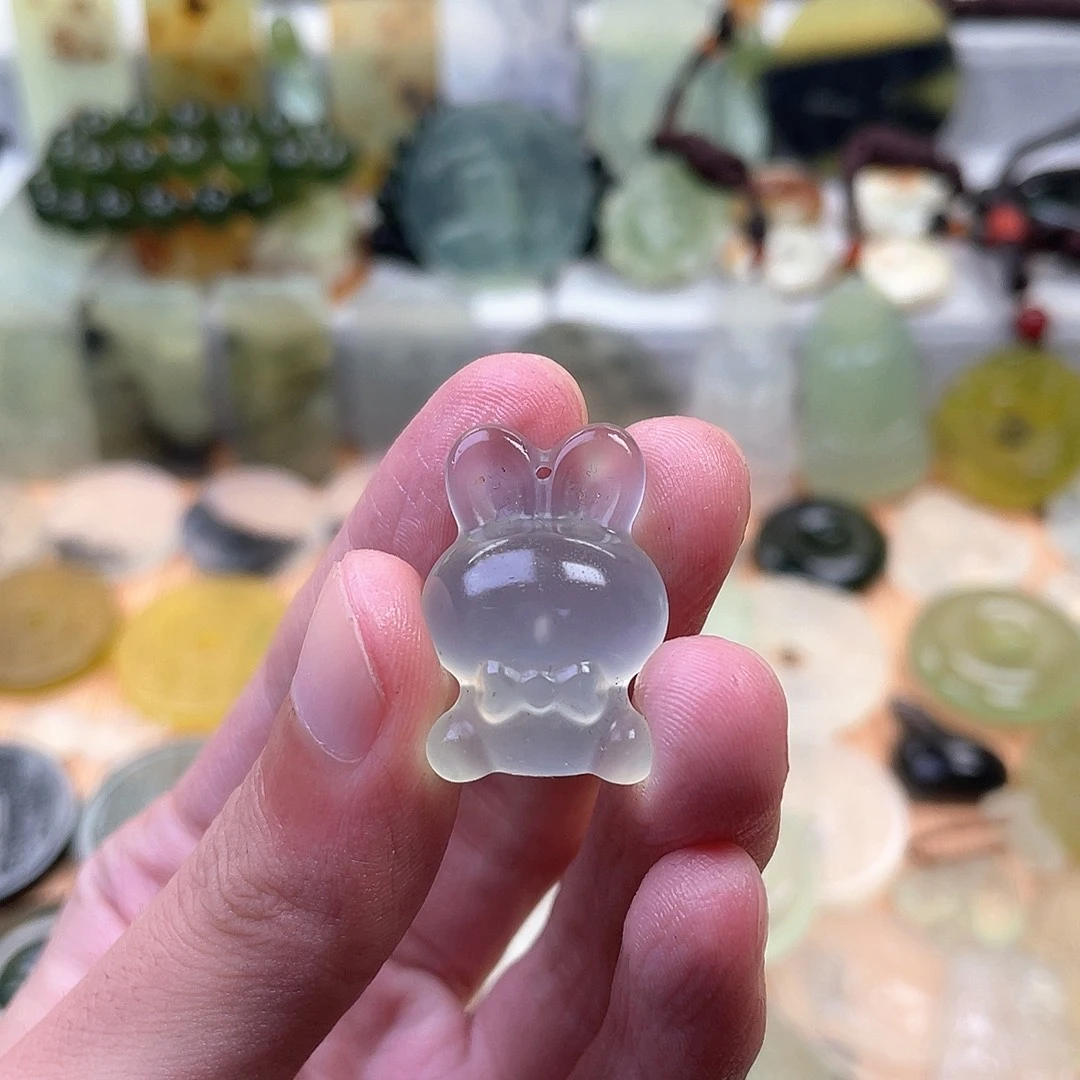 丘***慕蛇纹石玉未镶嵌颈饰