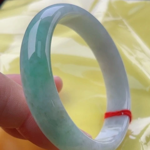 翡翠手镯未镶嵌正57打灯能见微晶体结构48小时鉴赏期