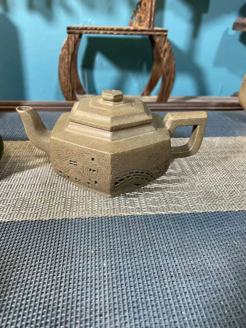 宜兴紫砂六方雪华中