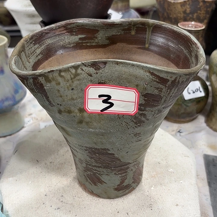 摆件有孔高18，口18，3