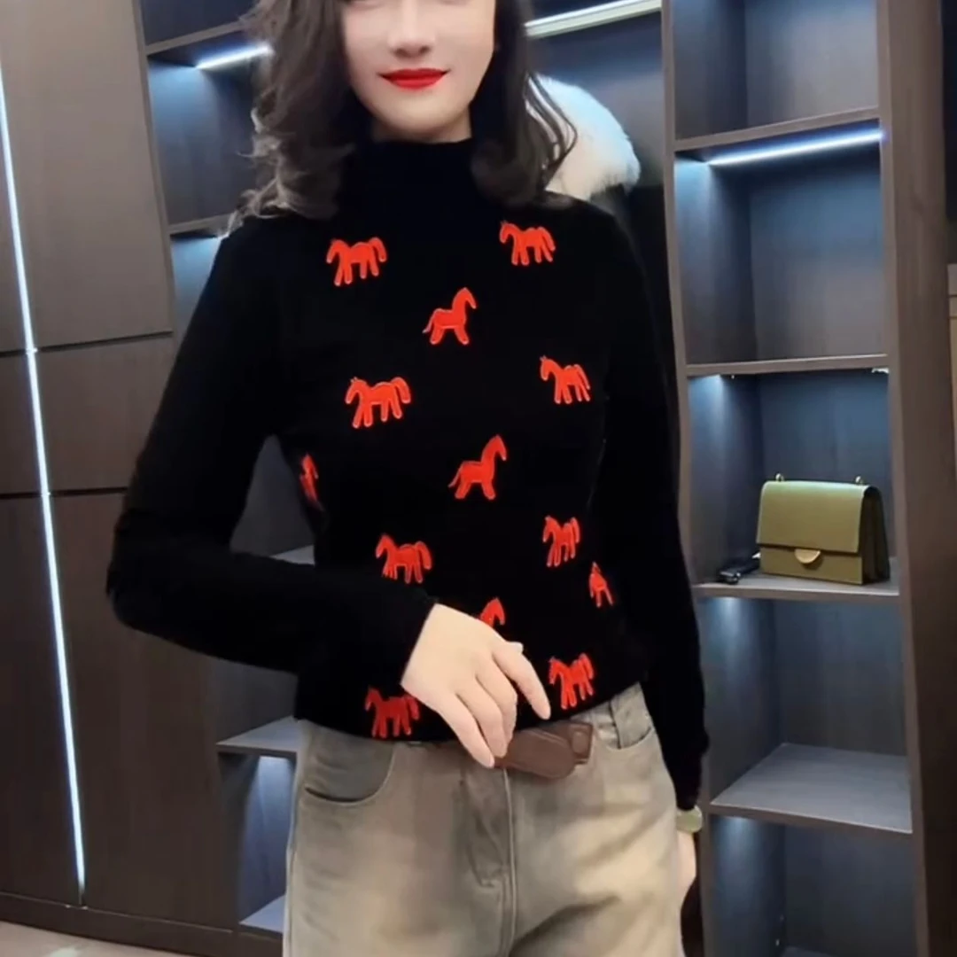 秋冬款洋气半高领保暖打底衫新年款小红马本命年百搭时尚T恤