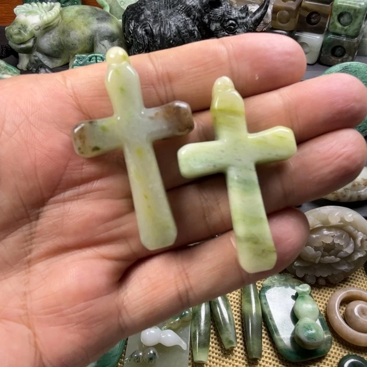 独山玉未镶嵌珠宝半成品