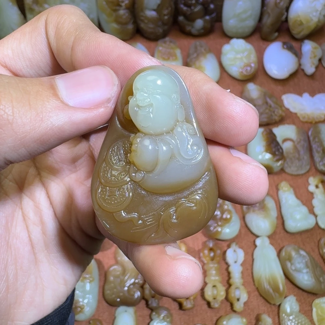 和田玉未镶嵌颈饰