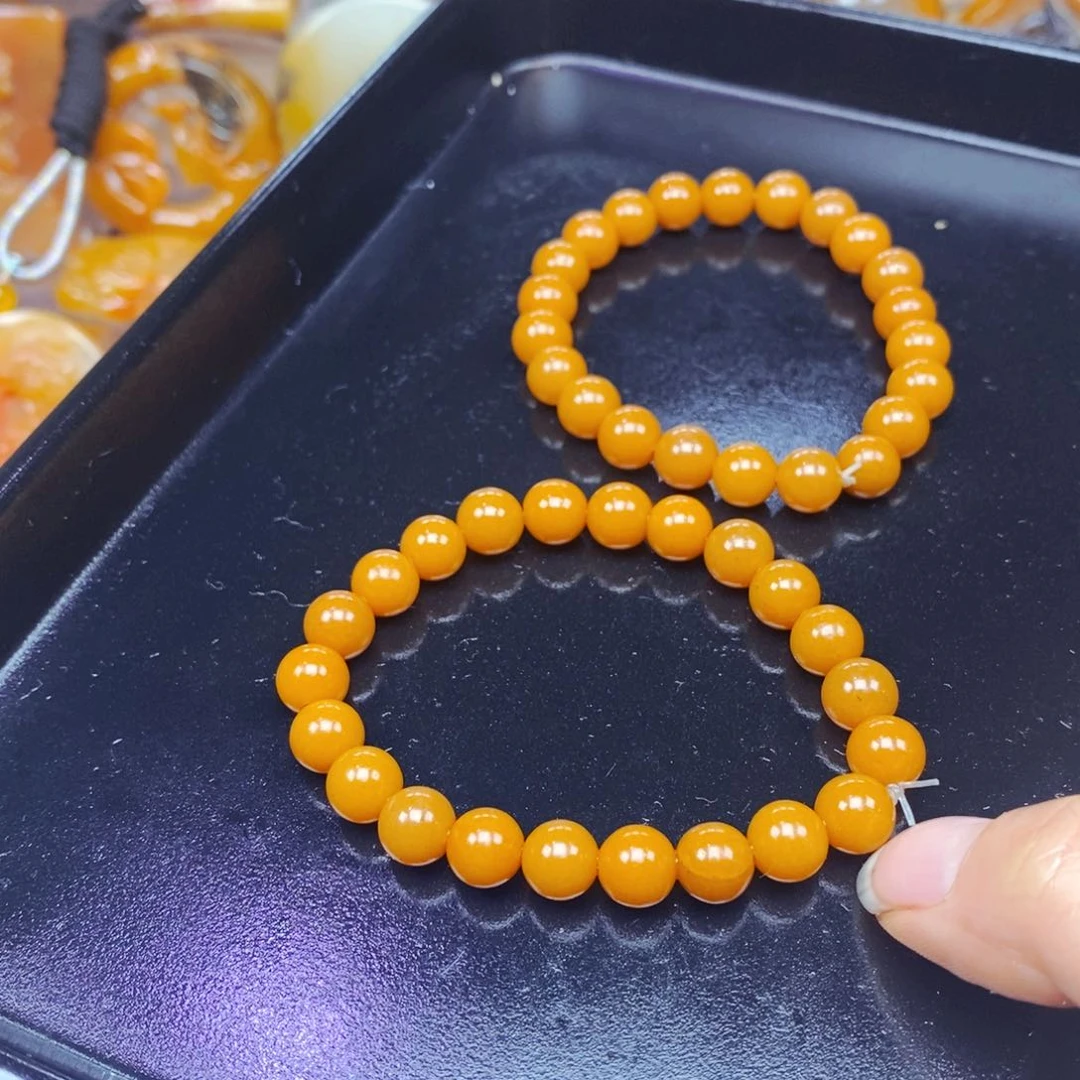 未镶嵌石英质玉（黄龙玉）颈饰