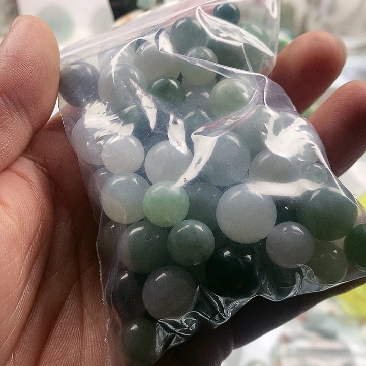 翡翠挂件未镶嵌豪***剑毛