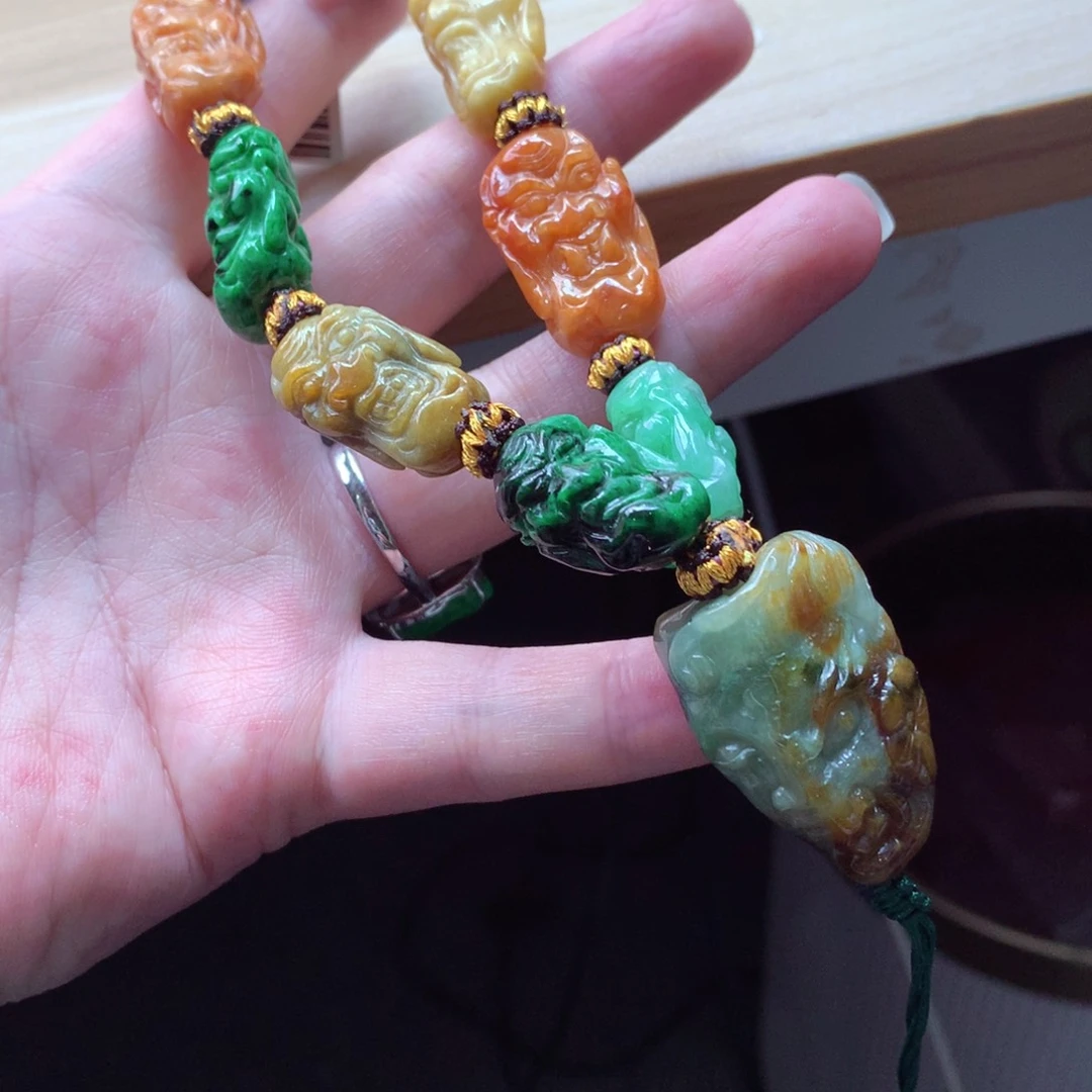 翡翠颈饰未镶嵌吊坠