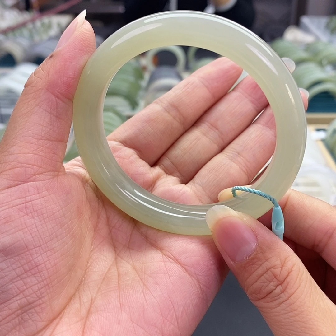 和田玉未镶嵌珠宝奇石和田玉手镯56