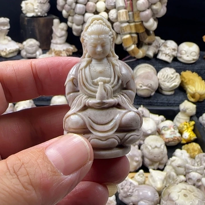 闯***下非金属配饰鹿角雕刻观音