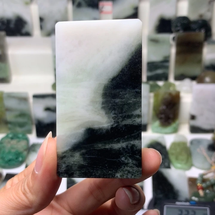 独山玉未镶嵌颈饰