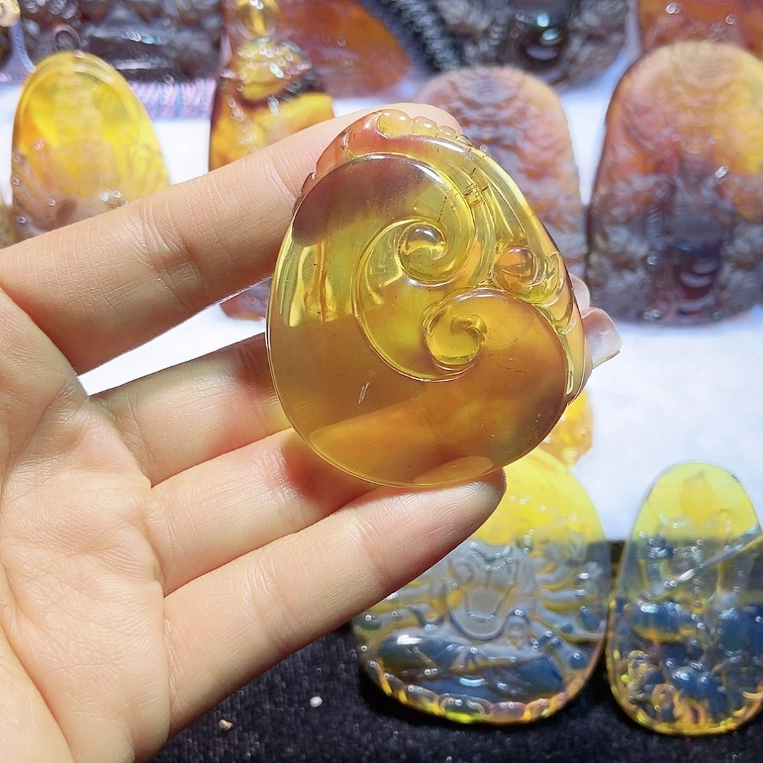 琥珀颈饰未镶嵌如意