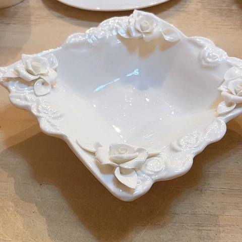 被***人瓷捏花方盘子带深度