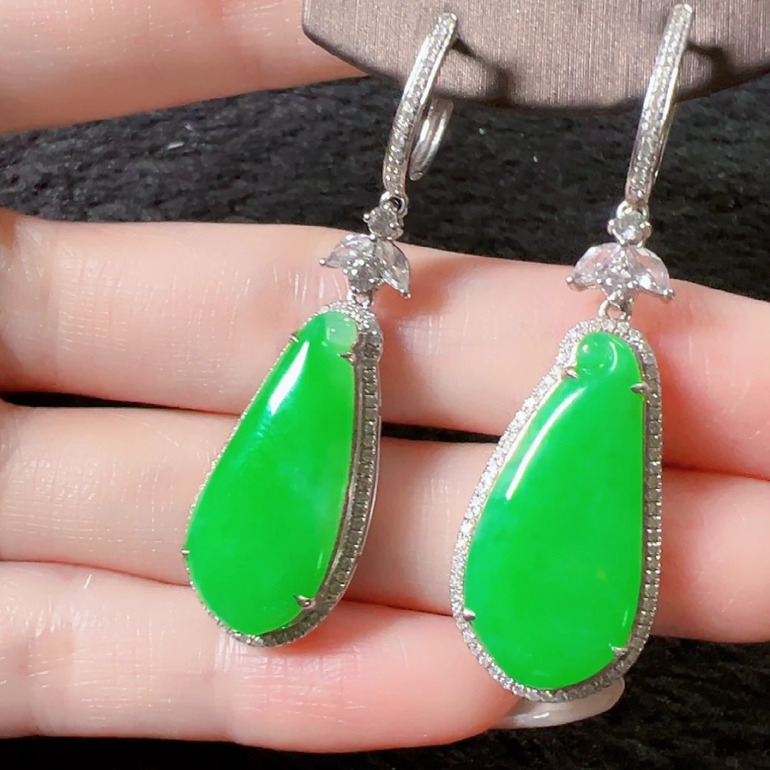 翡翠18K金镶嵌耳饰签收后24小时鉴赏期，过时不退