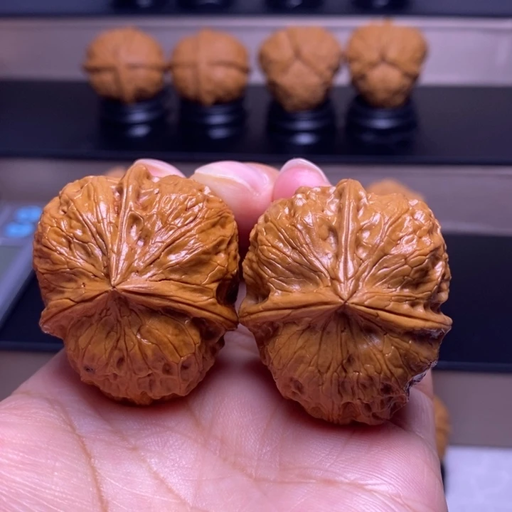 把件文玩核桃玉面三楞44