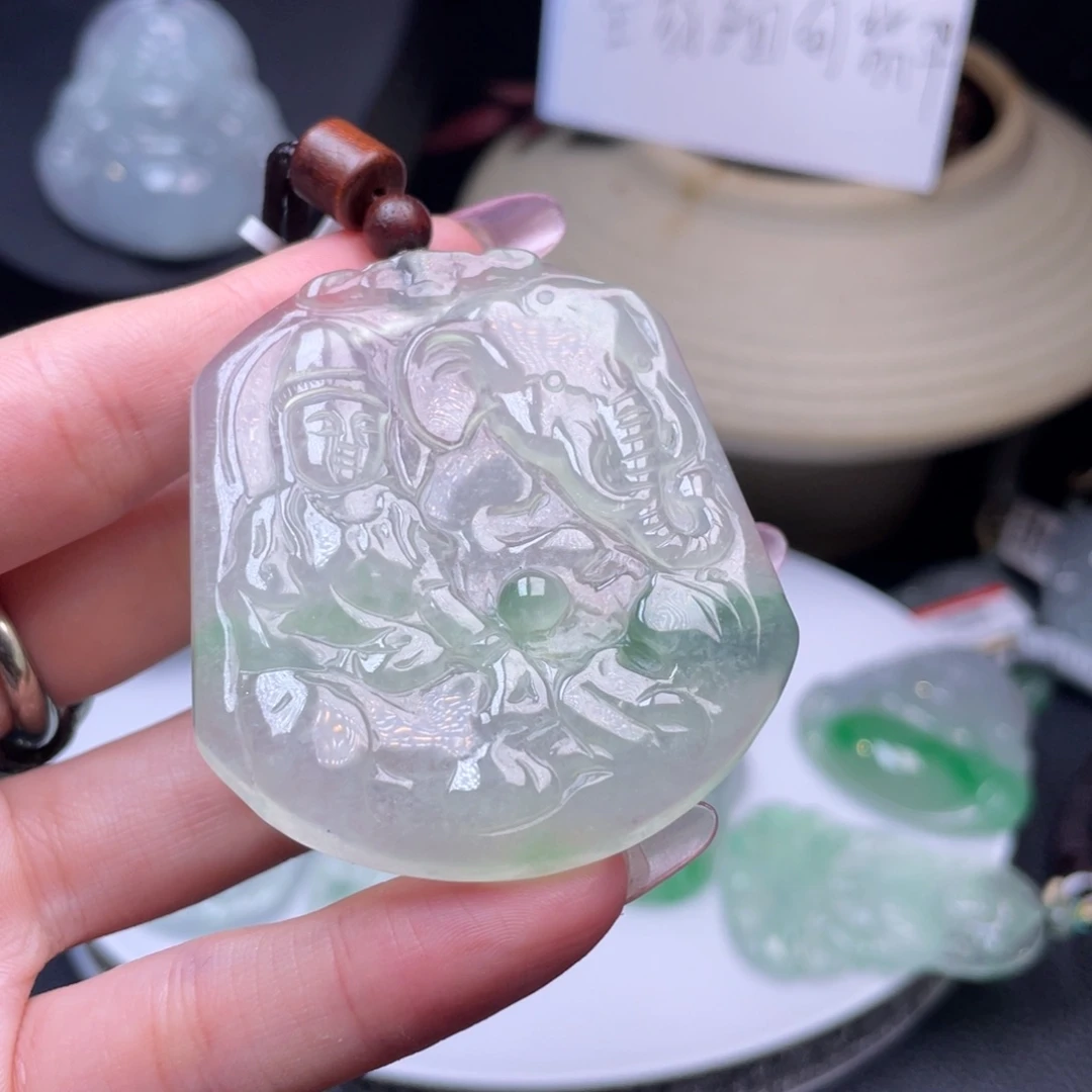 颈饰未镶嵌翡翠吊坠