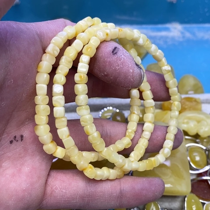 蜜蜡裸石未镶嵌多样性发货其一