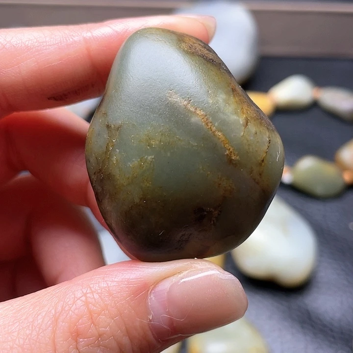 和田玉颈饰未镶嵌2