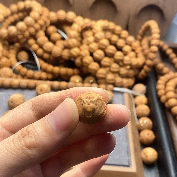 嘟****核桃手串/手链猴头雕刻的灵蛇单颗微瑕