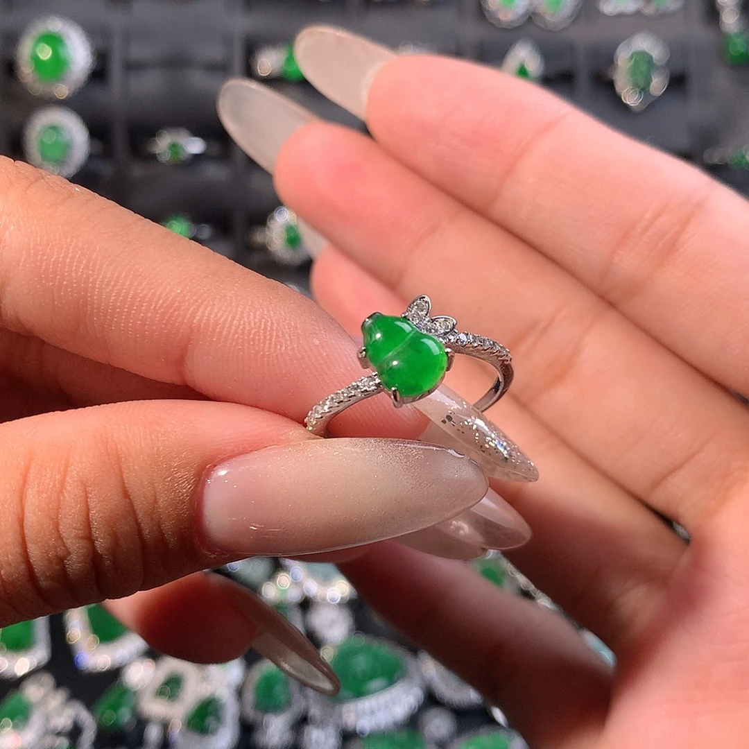 翡翠未镶嵌戒指戒指