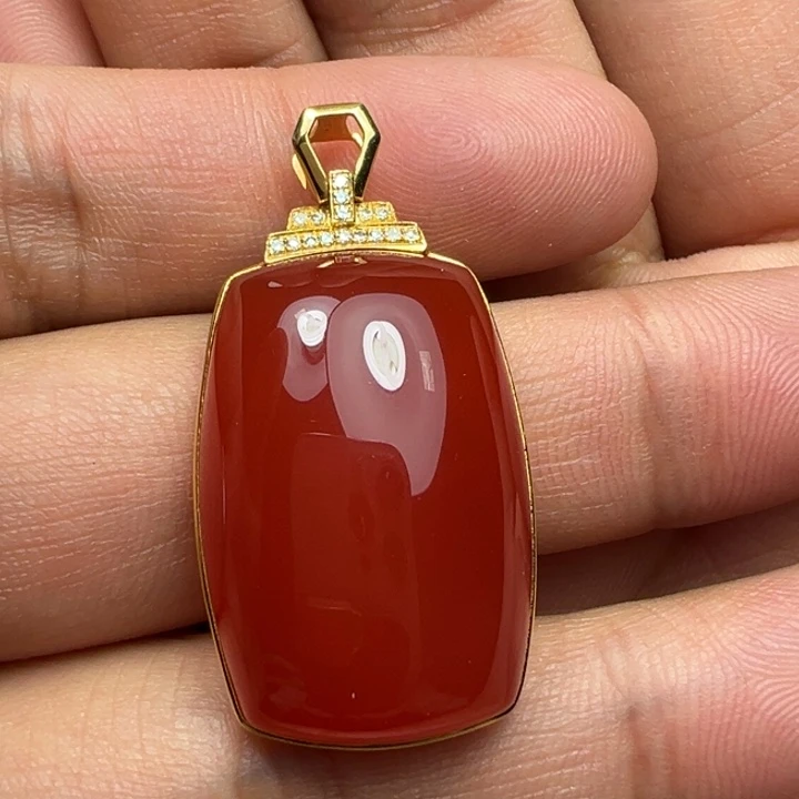南红玛瑙18K金镶嵌吊坠