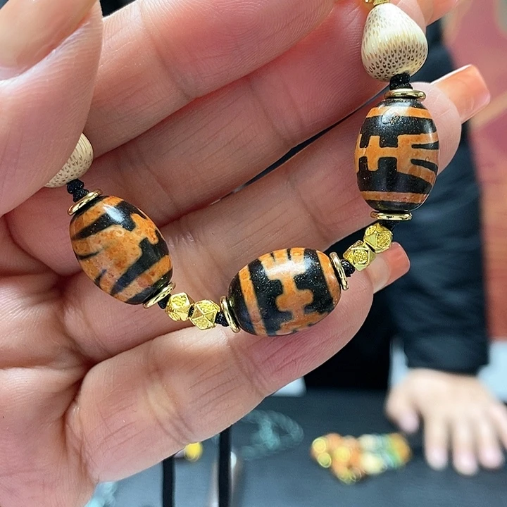 玛瑙/玉髓颈饰合金