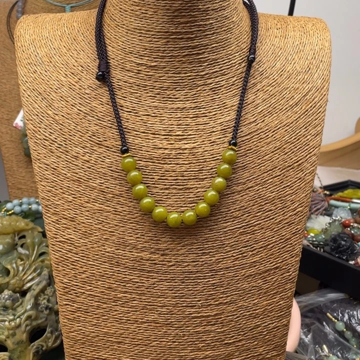 蛇纹石玉未镶嵌吊坠