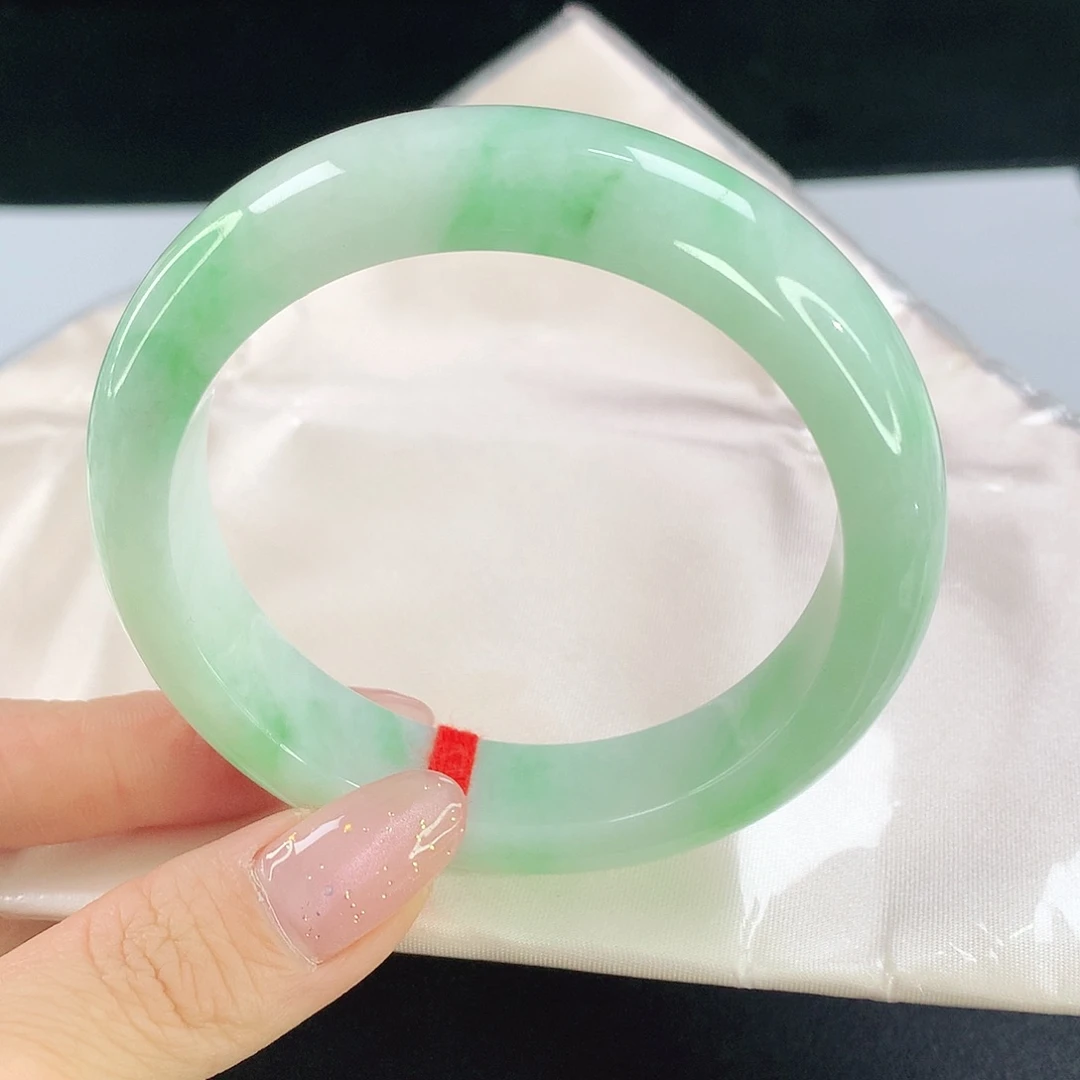 翡翠手镯未镶嵌150翡翠