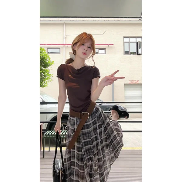 甜辣妹小众设计感泡泡袖短款T恤女夏季宽松显瘦格纹半身裙两件套