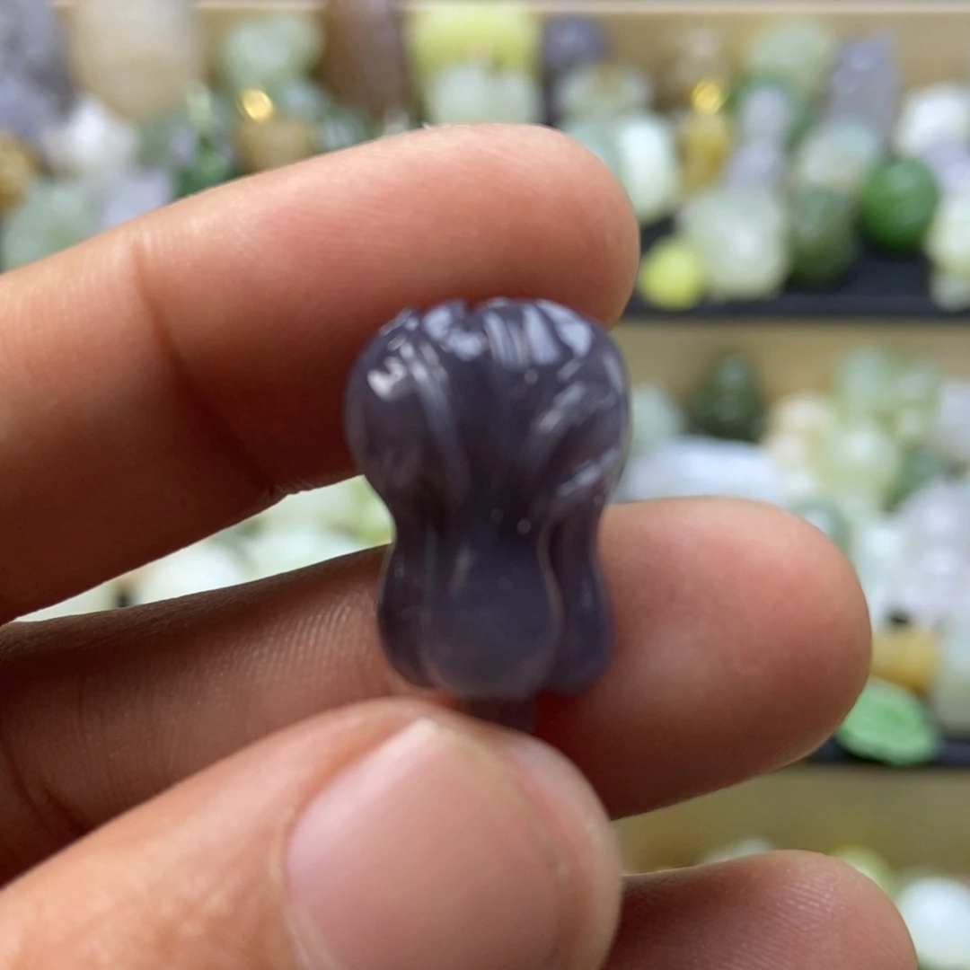 和田玉颈饰未镶嵌小**柒