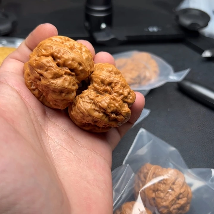 文玩核桃吊坠40以上高货蛤蟆头