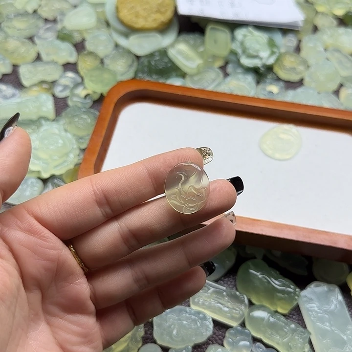 安***华蛇纹石玉合金颈饰