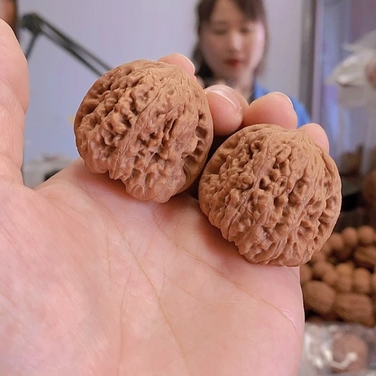 【闪购商品】把件文玩核桃38平谷凹底水尖黄