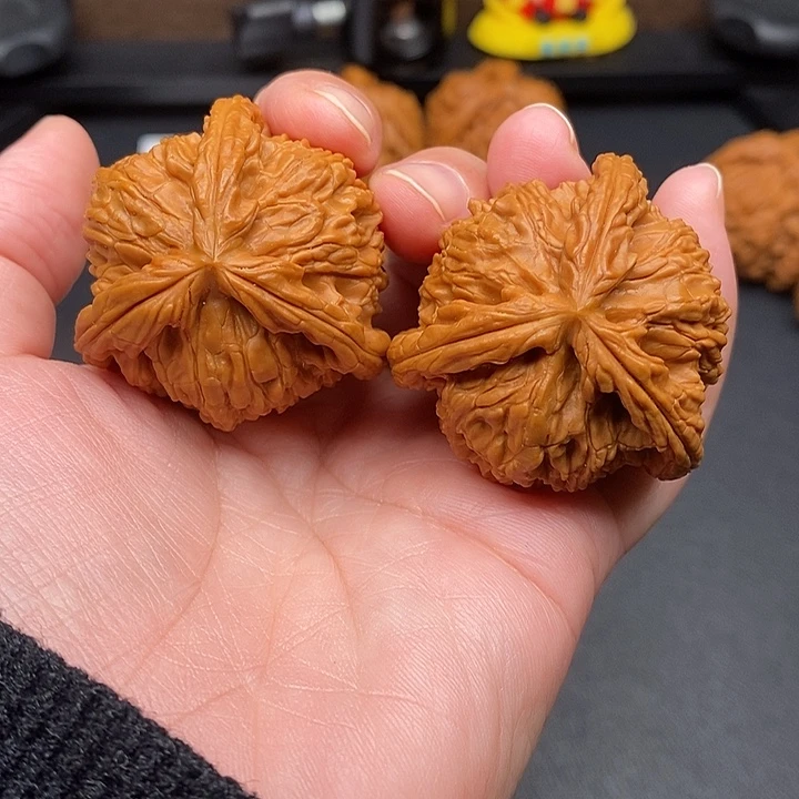 茉***香文玩核桃把件白奔