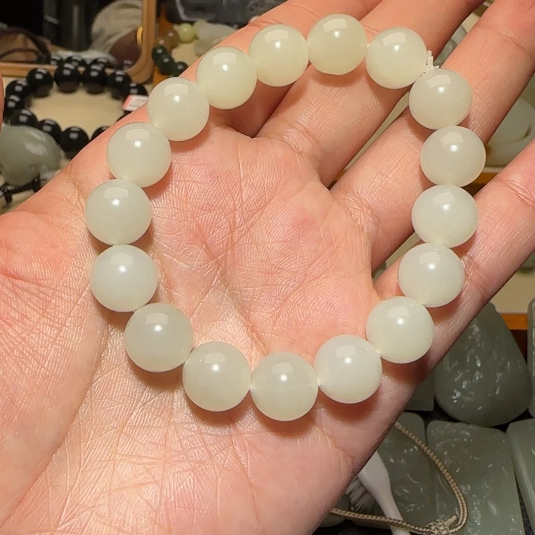 w****和田玉未镶嵌颈饰