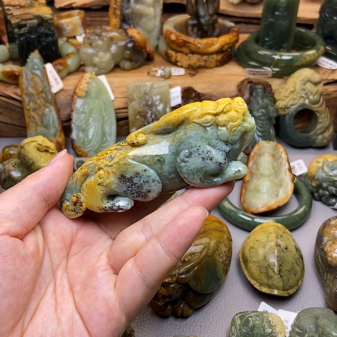 弹***线岫岩河磨玉（透闪石质玉）未镶嵌珠宝奇石