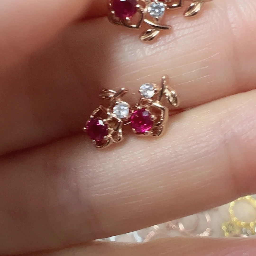 薇***E耳饰红宝石银S925镶嵌
