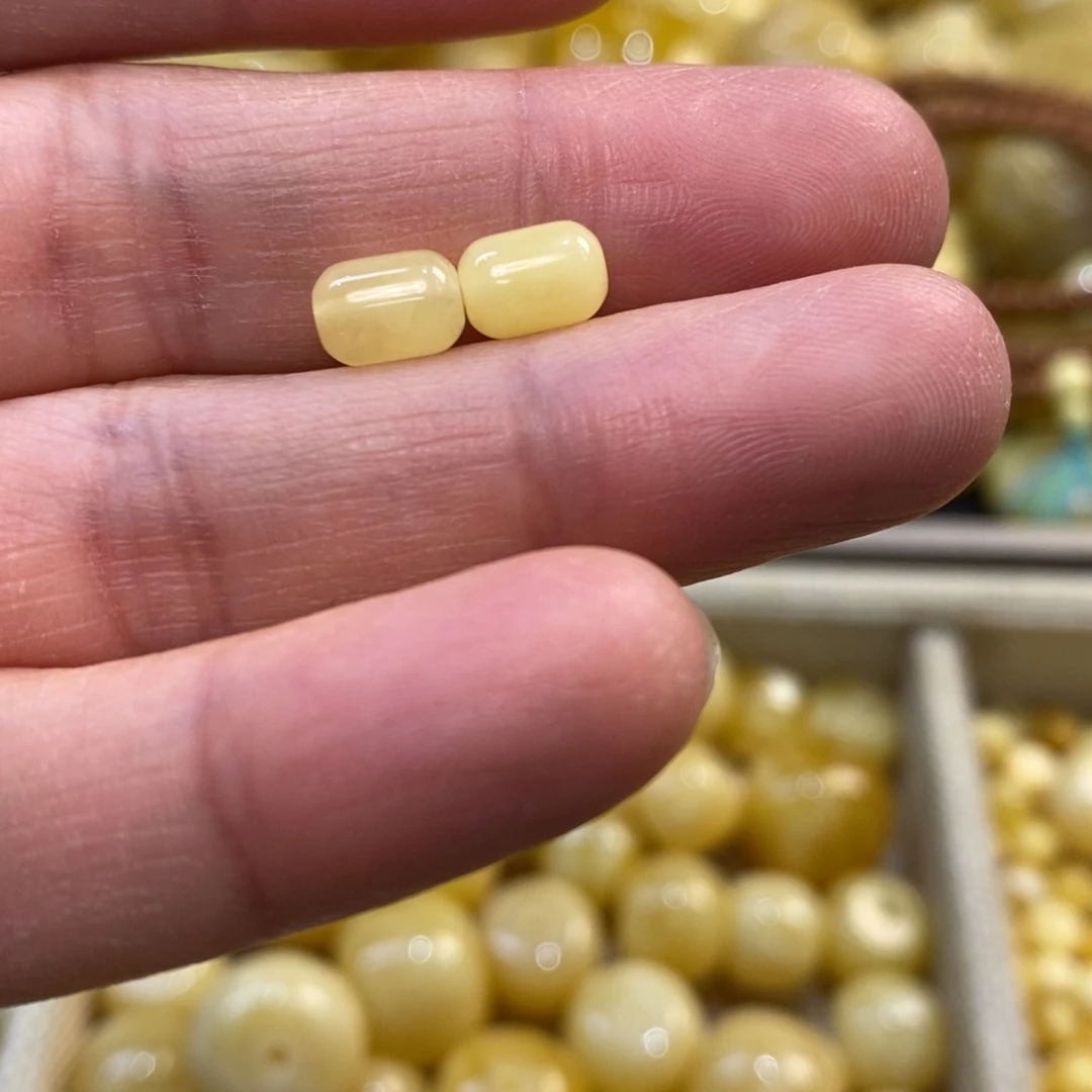 琥珀未镶嵌裸石原矿蜜蜡配珠