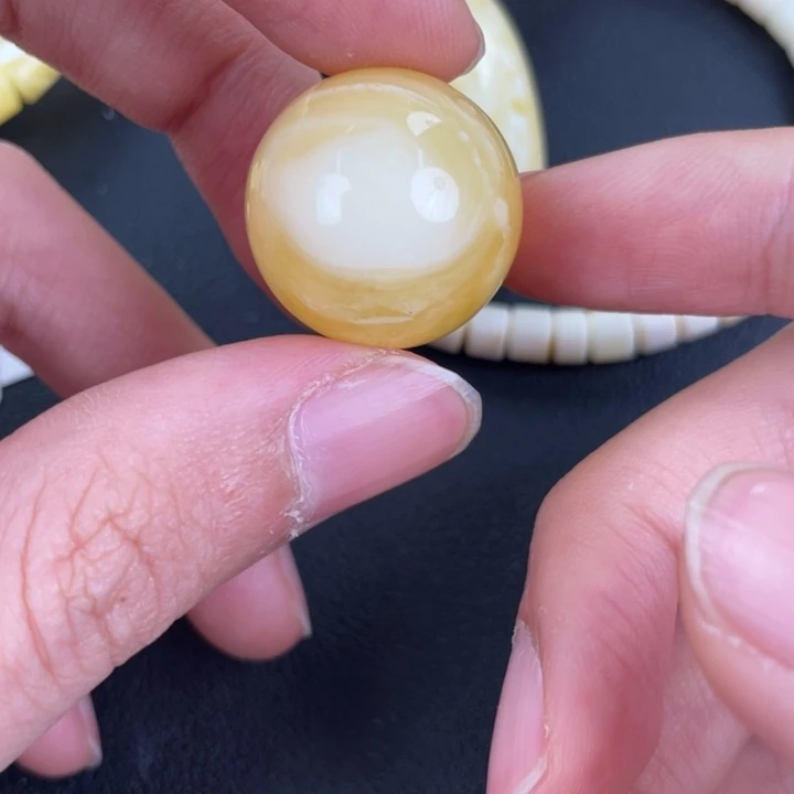 琥珀裸石未镶嵌天然64